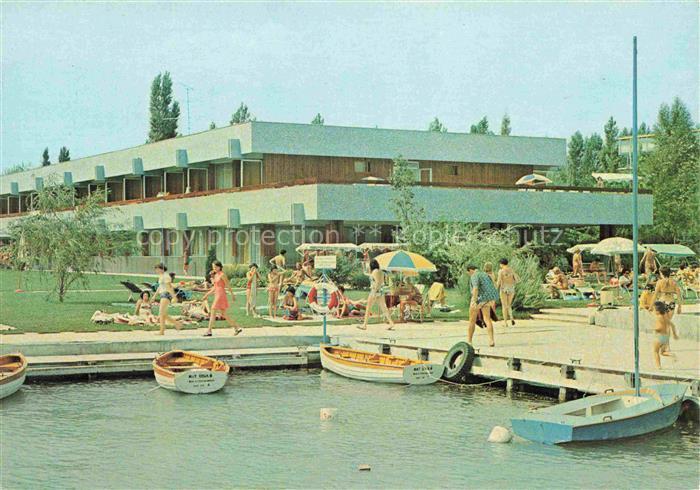 Balatonalmadi HU MAT-ueduelő Erholungsheim Strand Badegaeste Ruderboote Segelboo