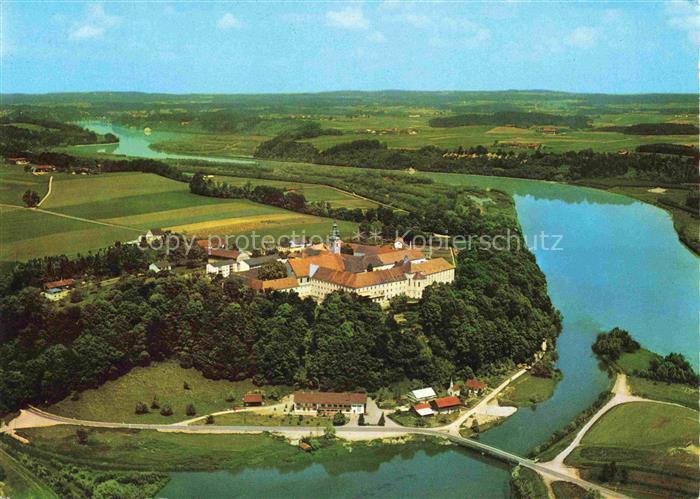 Attel Inn Wasserburg Bayern Fliegeraufnahme Kloster Inn Fluss Wiesen Felder Luft