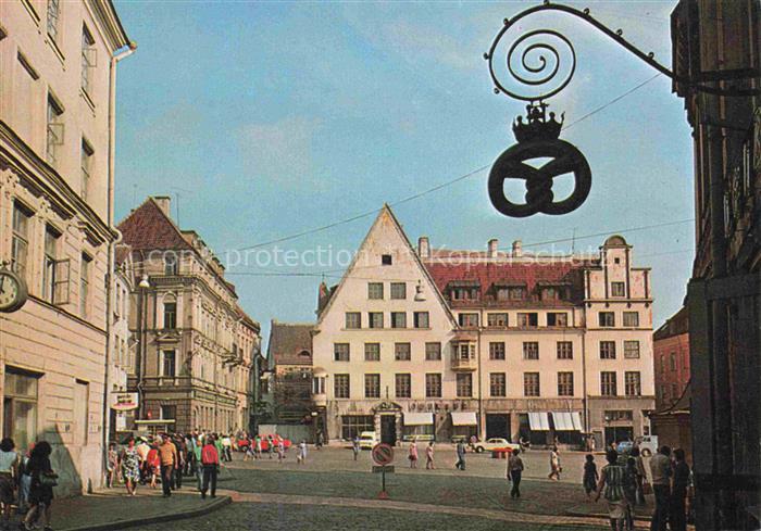 TALLINN Reval Estonia Raathausplatz Schmiedeeisenschild Brezel-Schild Altstadtpl