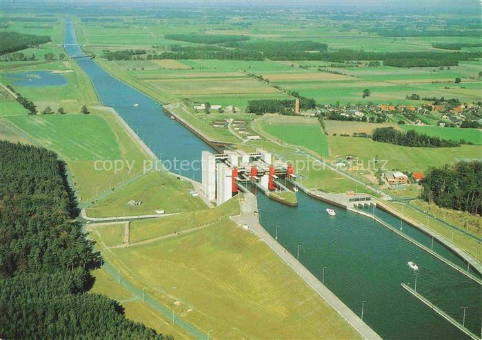 Scharnebeck Lueneburg Niedersachsen Schiffshebewerk Elbe-Seitenkanal Schleuse Ka