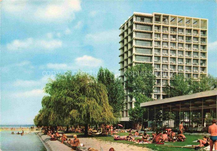 Siofok Siofokrol HU Hotel-Europa Balaton Strand Badegaeste Hochhaus Modernismus
