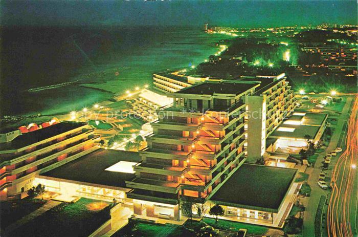 Statiunea Olimp RO Nachtaufnahme Hotelkomplex Schwarzes-Meer Kueste Lichter Stra