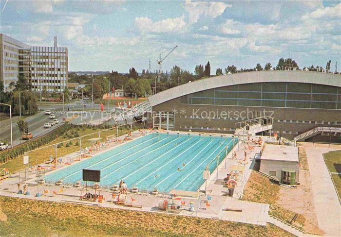 SZEGED HU Sportcsarnok Sporthalle Freibad Schwimmbad Sprungturm Sportanlage Kran