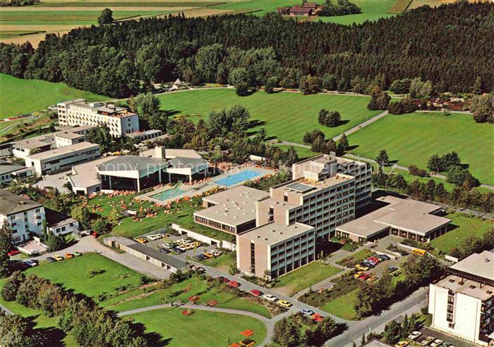 BAD FuessING Rehabilitationsklinik Niederbayern Schwimmbad Klinikgebaeude Waldla