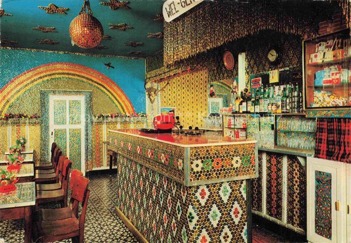 Adinkerke West-Vlaanderen Belgie Cafe-Friture Kronkorken-Dekoration Innenraum Th