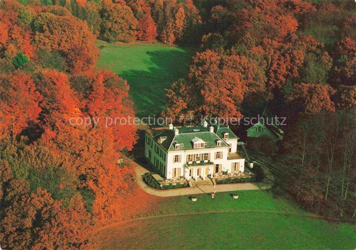 Rheden Gelderland NL Herrenhaus Herbstwald Baeume Wiese Einfahrt DE-VALKENBERG R