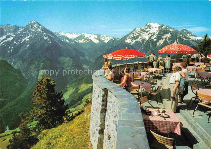 Mayrhofen Zillertal Tirol AT Penkenbahn Bergrestaurant Terrasse Sonnenschirme Zi