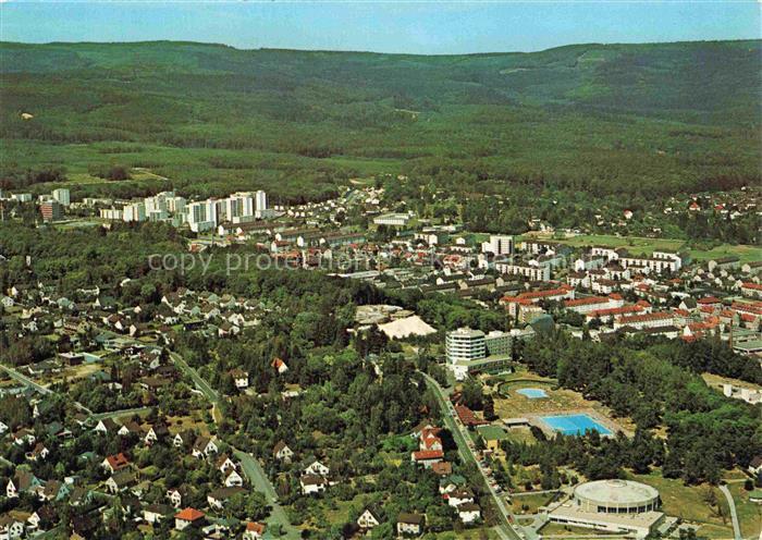 Oberursel Taunus Hessen Luftbild Stadtansicht Hochhaeuser Schwimmbad Taunus Wald