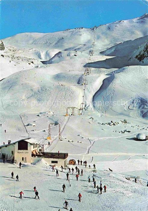 Ischgl 1377m Paznauntal Tirol AT Idjoch-Lift Idalpe Skifahrer Skipiste Sessellif