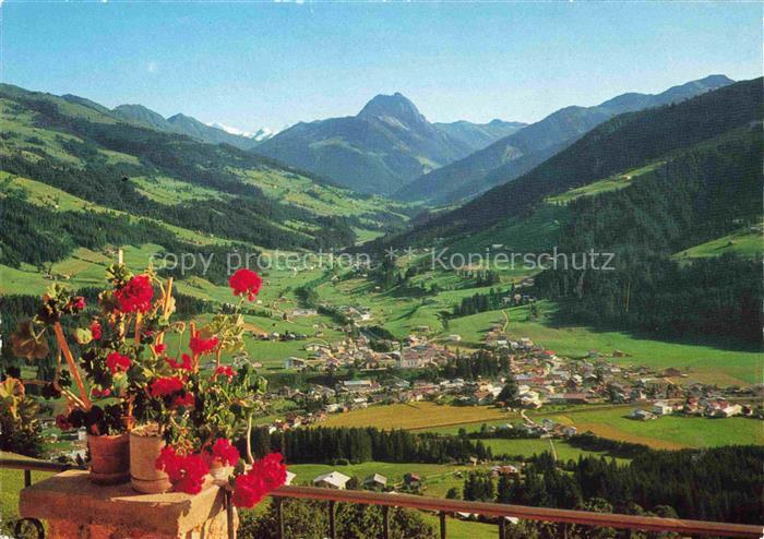 Kirchberg Tirol AT Grosser-Rettenstein Grossvenediger Talpanorama Geranien Balko