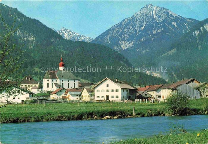 Vils Reutte Tirol AT Kirche Fluss Dorf Berglandschaft Tannen Wiesen Zwiebelturm