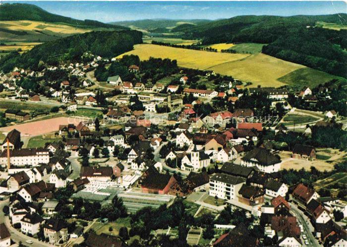 Kreiensen Felder Huegel Kirche Wohnhaeuser Wald Ortschaft