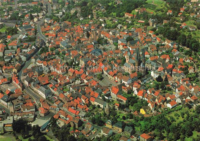 Gelnhausen Hessen Altstadt Kirchtuerme Marktplatz Fachwerkhaeuser Hessentag Flie