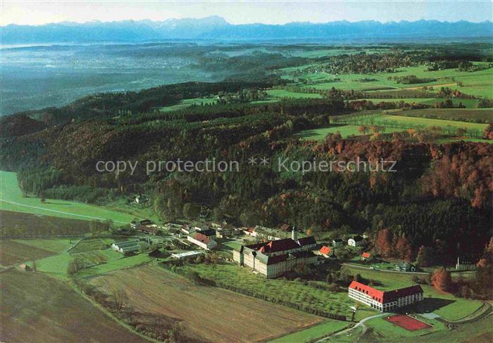 Kloster Schaeftlarn Benediktinerabtei Isartal Alpen Starnberger-See Herbst Felde