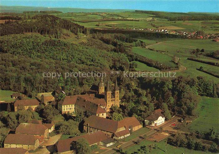 Marienmuenster HoeXTER NRW Abteikirche Kirchturm Kloster Wald Felder Romanische-