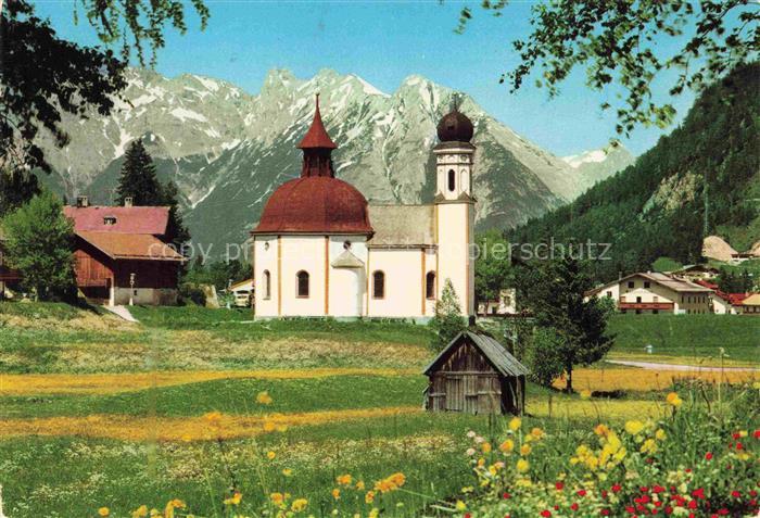 SEEFELD Tirol AT Seekirchl Karwendelspitze Barockkirche Bergwiese Sommerwiese Bl