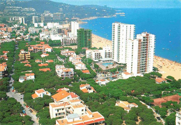 Playa de Aro Girona Cataluna ES Costa-Brava Playa-de-Aro Strand Hochhaus Pinien