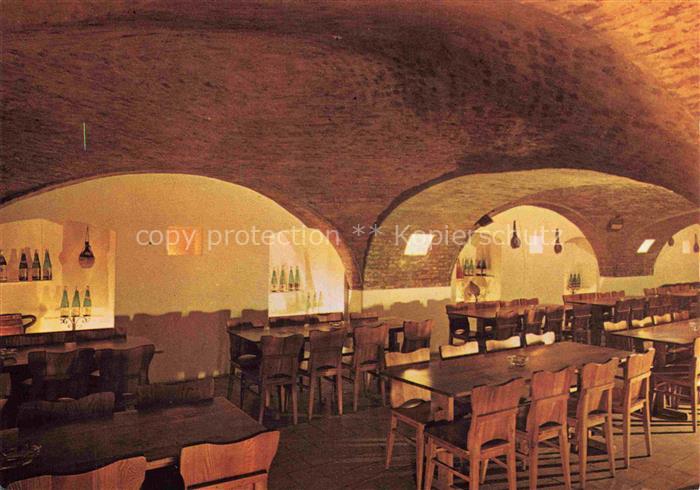 Bekes HU Pinceborozó Weinstube Weinkeller Gewoelbe Backsteinbogen Restaurant Wei