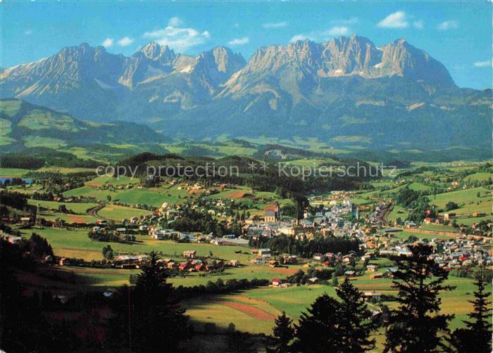 Kitzbuehel Tirol AT Wilder-Kaiser Kaisergebirge Bergpanorama Talblick Sommerland