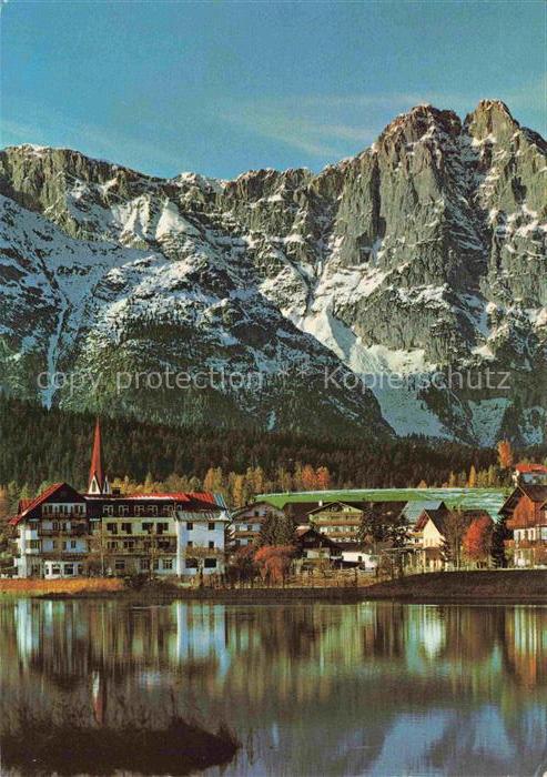 SEEFELD Tirol AT Wettersteingebirge Wildsee Seehotel Kirchturm Herbst Seespiegel