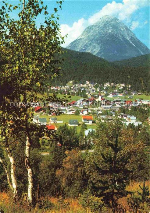SEEFELD Tirol AT Hohe-Munde Hoehenluftkurort Birken Ortschaft Herbstbaeume Nadel