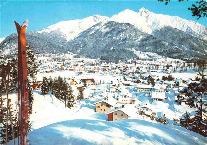 SEEFELD Tirol AT Seefelder-Joch Reitherspitze Skiausruestung Schnee Ortschaft Wi