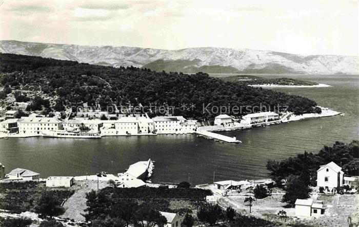Jelsa Hvar Croatia Hafen Bucht Panorama Pinienwald Meer Berge Ufergebaeude
