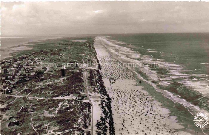 JUIST Nordseebad Strand Strandkoerbe Duenen Nordsee Kueste Luftaufnahme Ortschaf