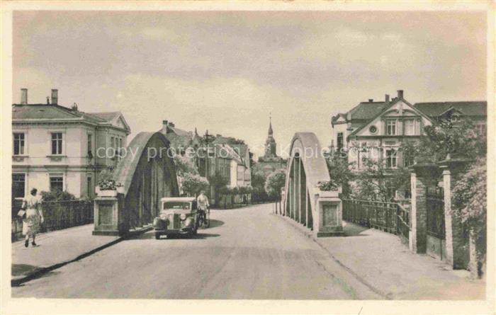 Bad Lausick Bruecke Bogenbruecke Strasse Kirche Altstadt Auto Fussgaengerin