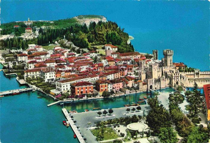 SIRMIONE Lago di Garda IT Lago-di-Garda Scaligero-Burg Halbinsel Hafen Altstadt