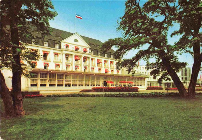 TRAVEMueNDE Ostseebad Kurhaus-Hotel Aussenallee Hotelgebaeude Flagge Park Baeume