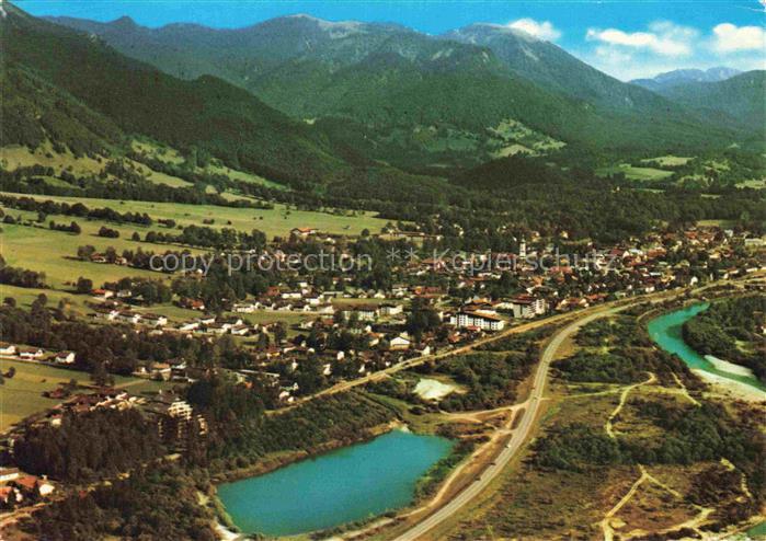 Lenggries Bayern Fliegeraufnahme Isar Isarwinkel Ortskern Berge Alpen Wald Wiese