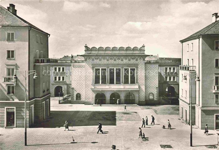 Havirov OSTRAVA Maehrisch Ostrau CZ Kino-Radost Stadtplatz Passanten Kino Platte