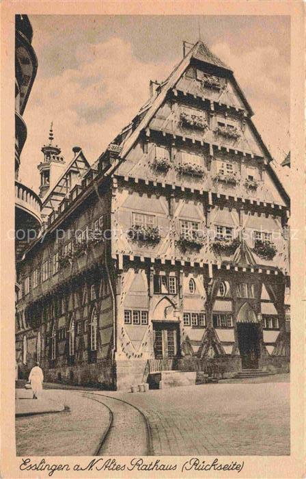 EssLINGEN  Neckar BW Altes-Rathaus Fachwerk Blumenkaesten Kopfsteinpflaster Stra