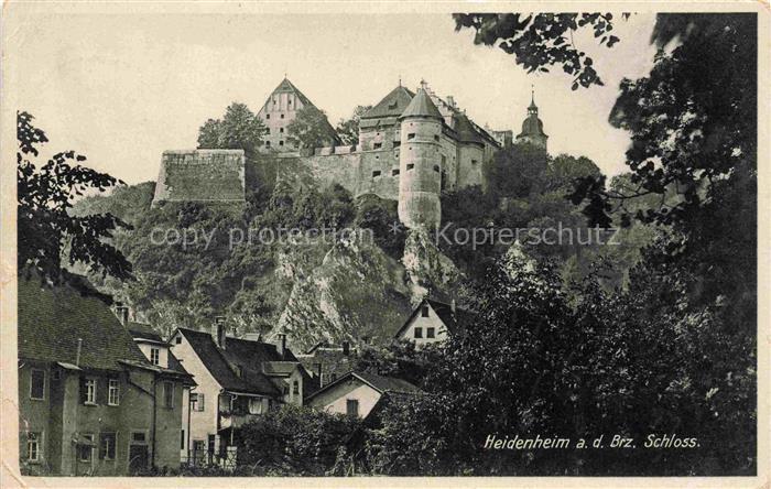 HEIDENHEIM Brenz BW Schloss-Hellenstein Burg Felsen Altstadt Wohnhaeuser Baeume