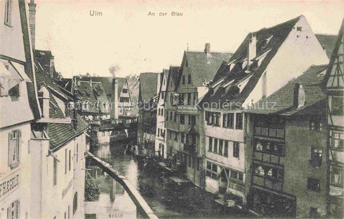 ULM  Donau BW An-der-Blau Fachwerkhaeuser Kanal Bruecke Altstadt Fachwerkgebaeud