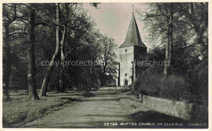 Buxted & Maresfield Buxted-Church Kirche Kirchturm Allee Baeume Friedhof England