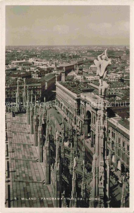MILANO Mailand IT Duomo Madonnina Skulptur Stadtpanorama Galleria-Vittorio-Emanu