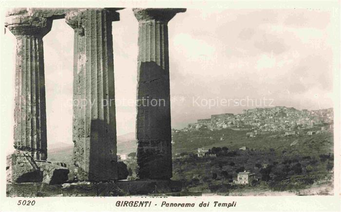 Girgenti Agrigento Sicilia IT Tempelsaeulen Tempel Stadtpanorama Huegel antike-R