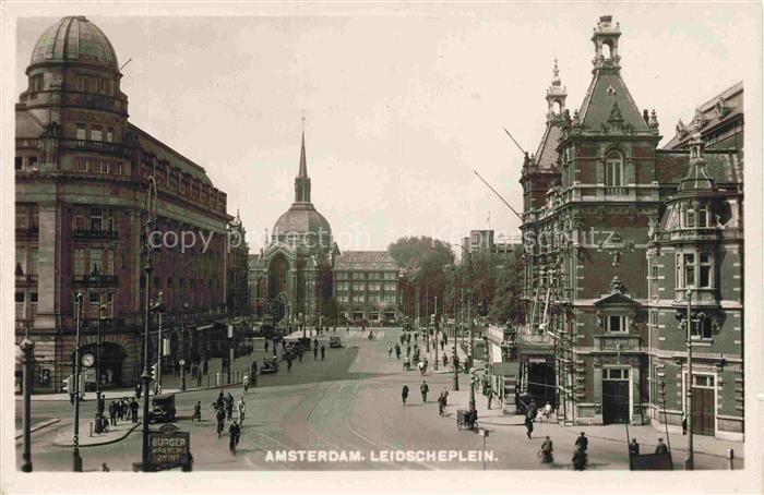 Amsterdam NL Leidscheplein Stadsschouwburg Strassenszene Passanten Autos Strass