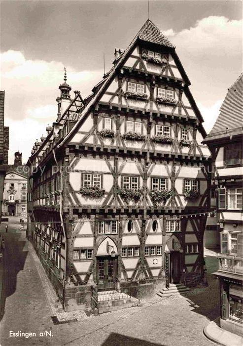 EssLINGEN Neckar BW Fachwerk Rathaus Altstadt Marktplatz Turm Blumenkaesten Fac