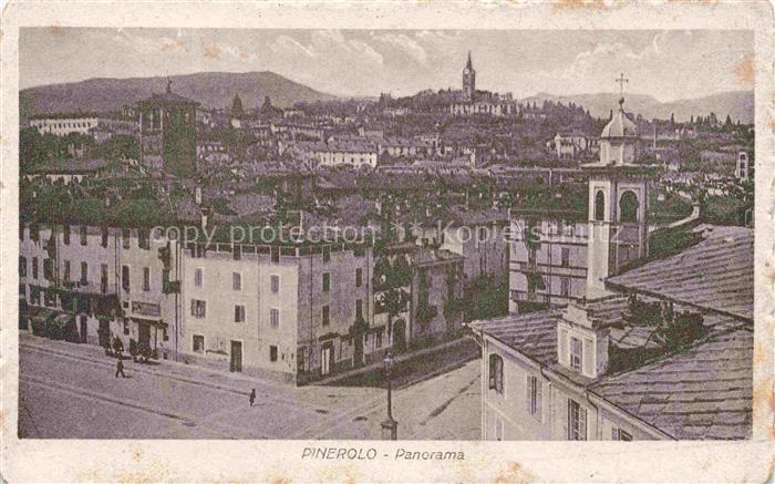 Pinerolo Piemonte IT Panorama Stadtansicht Kirche Glockenturm Daecher Berge Kreu