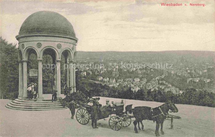 WIESBADEN Neroberg Nerobergtempel Rundtempel Stadtpanorama Kutsche Kutschbock