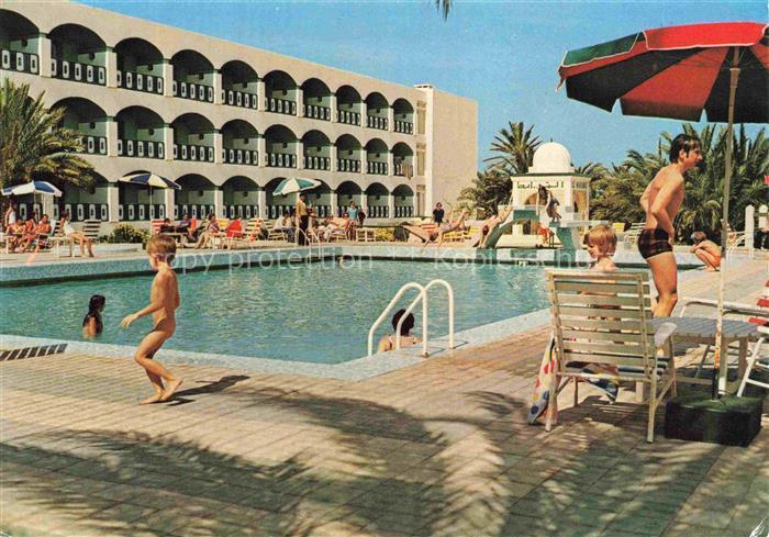 SOUssE Tunesie Hotel-Marabout Piscine Pool Palmen Touristen Kinder Bogenfassade