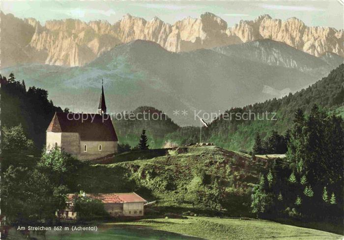 Streichen 862m Achental Traunstein Chiemgau Bayern Kapelle Achental Bergpanorama