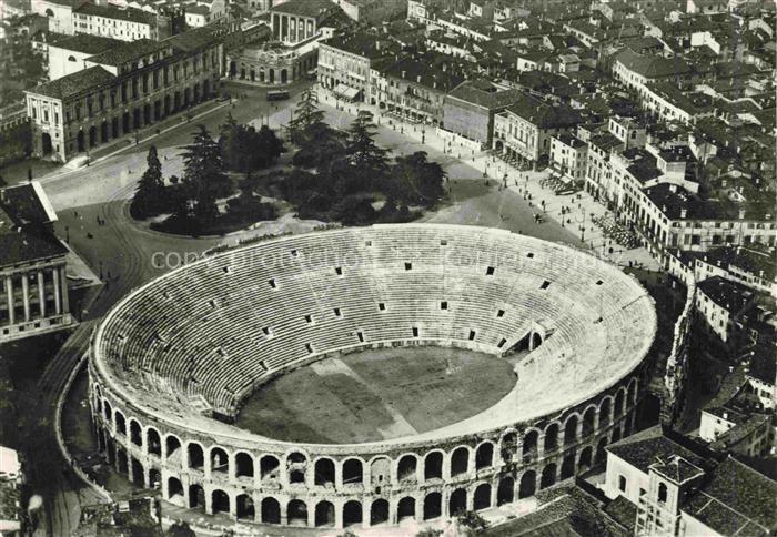VERONA Veneto IT Arena-di-Verona Piazza-Brà Amphitheater Stadtpanorama Fliegera