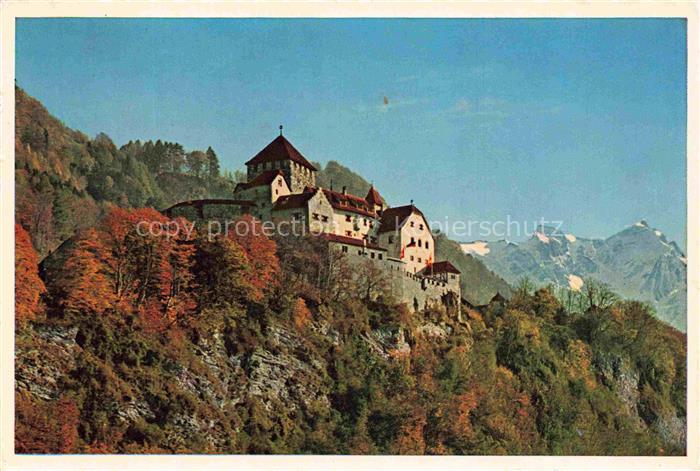 Vaduz Liechtenstein FL Schloss-Vaduz Herbst Berge Alpen Burg Felsen Wald