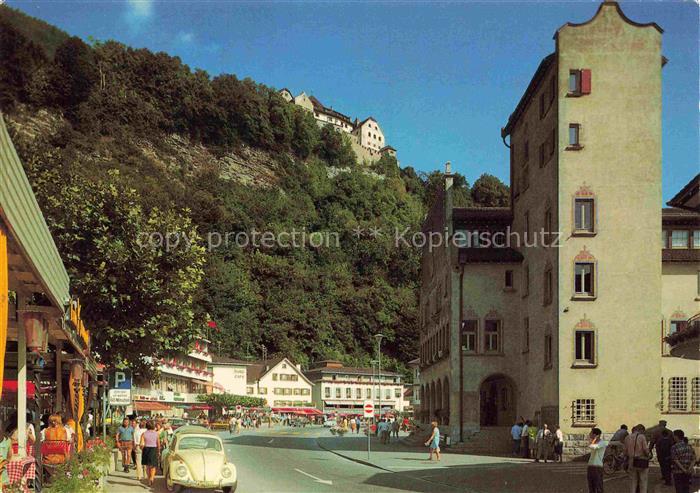 Vaduz Liechtenstein FL Hauptstrasse Schloss-Vaduz Rotes-Haus Innenstadt Passante
