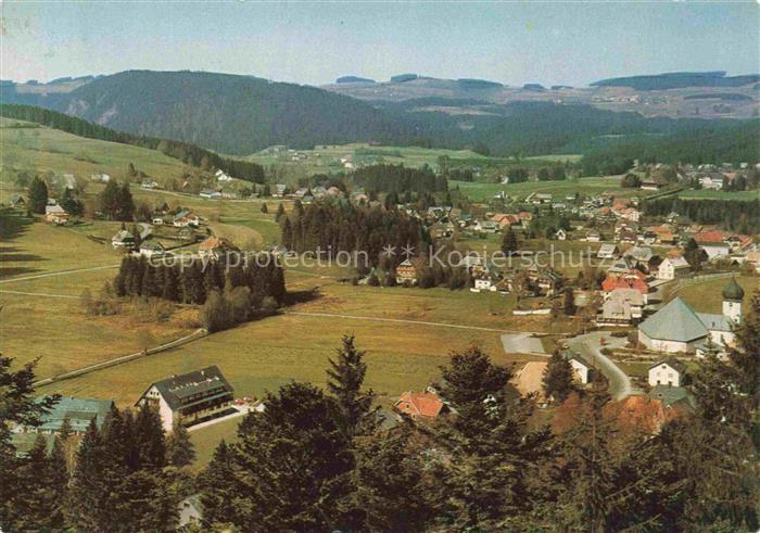 Hinterzarten Breisgau-Hochschwarzwald BW Hochschwarzwald Dorf Wald Wiesen Kirche