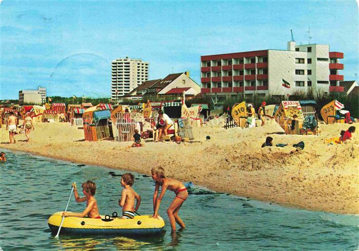 Sahlenburg Nordseebad Cuxhaven Niedersachsen Strand Strandkoerbe Schlauchboot Ki